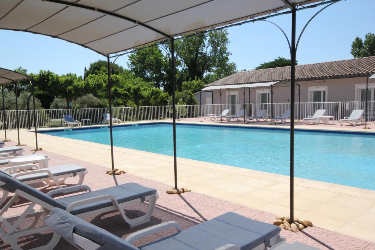 Hotel Saint Louis Le Thor Luaran gambar