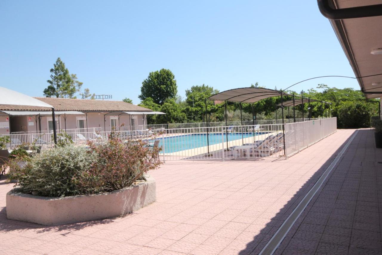 Hotel Saint Louis Le Thor Luaran gambar