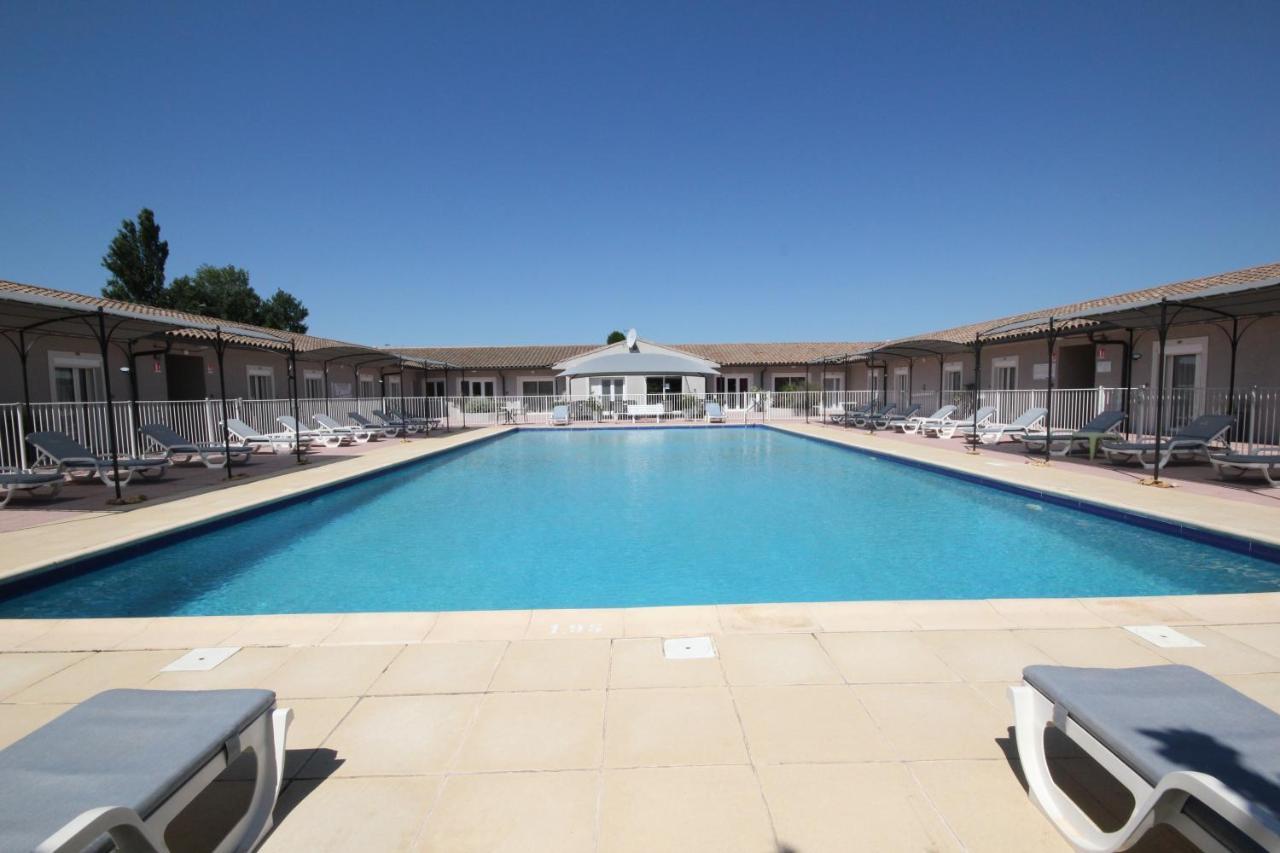 Hotel Saint Louis Le Thor Luaran gambar