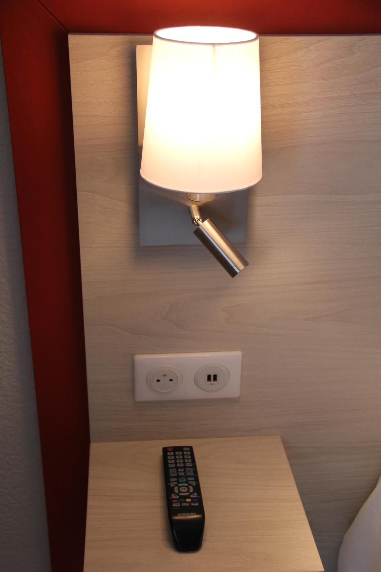 Hotel Saint Louis Le Thor Luaran gambar