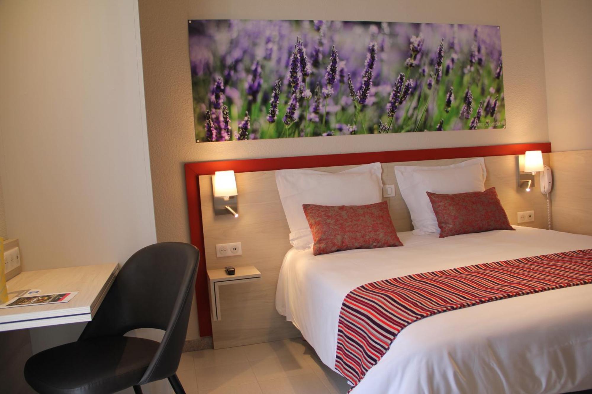 Hotel Saint Louis Le Thor Luaran gambar