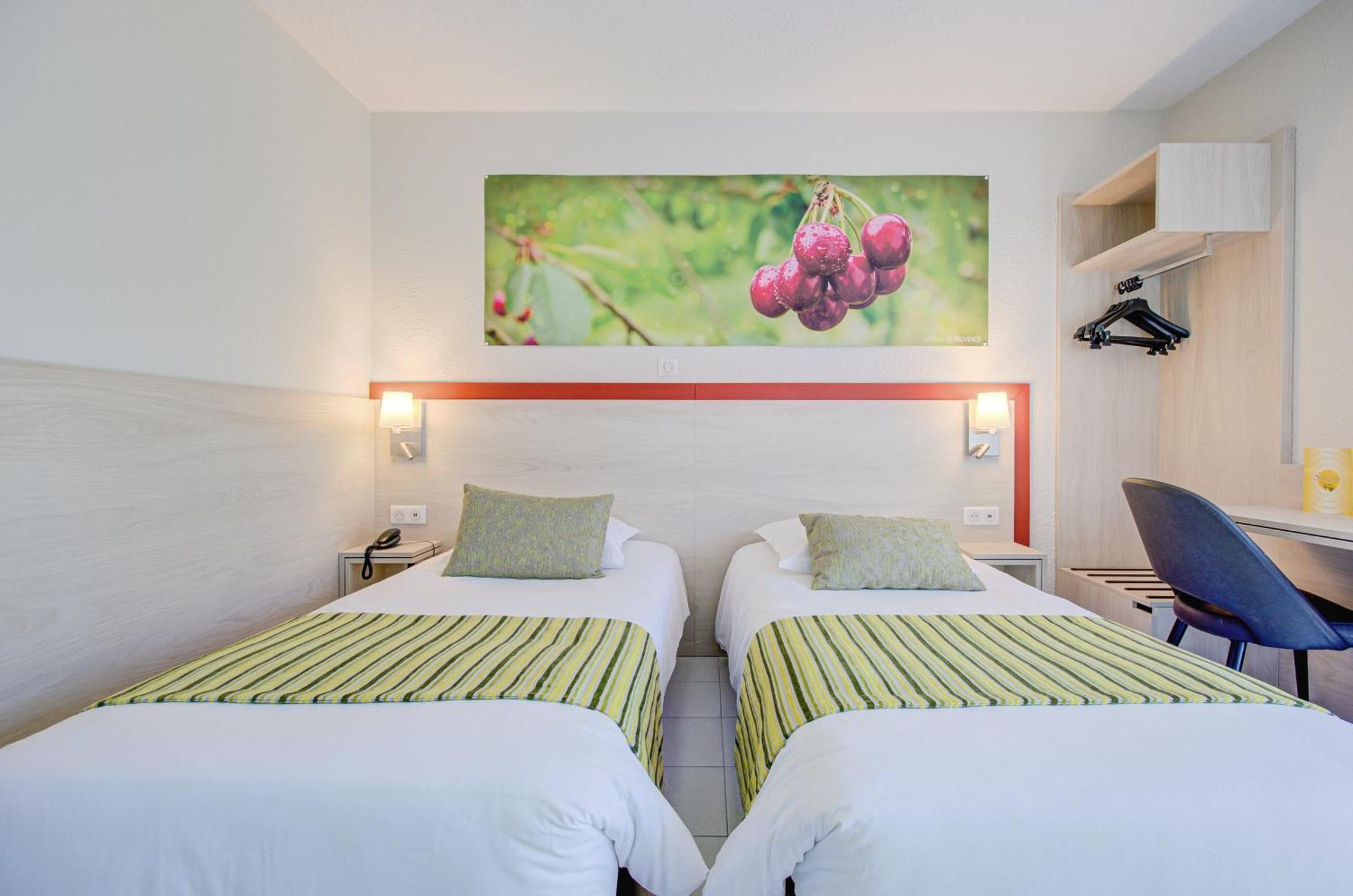 Hotel Saint Louis Le Thor Luaran gambar