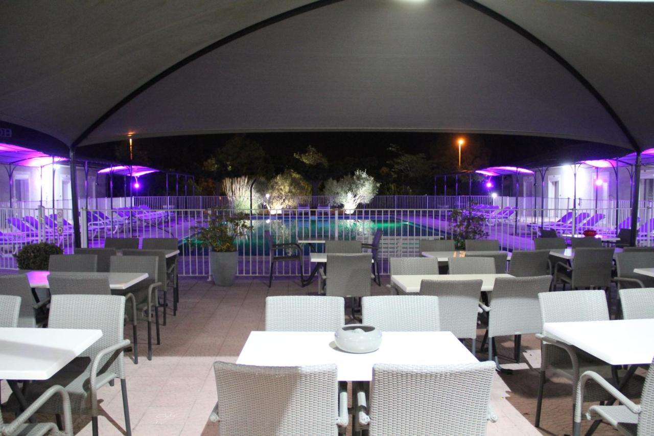 Hotel Saint Louis Le Thor Luaran gambar