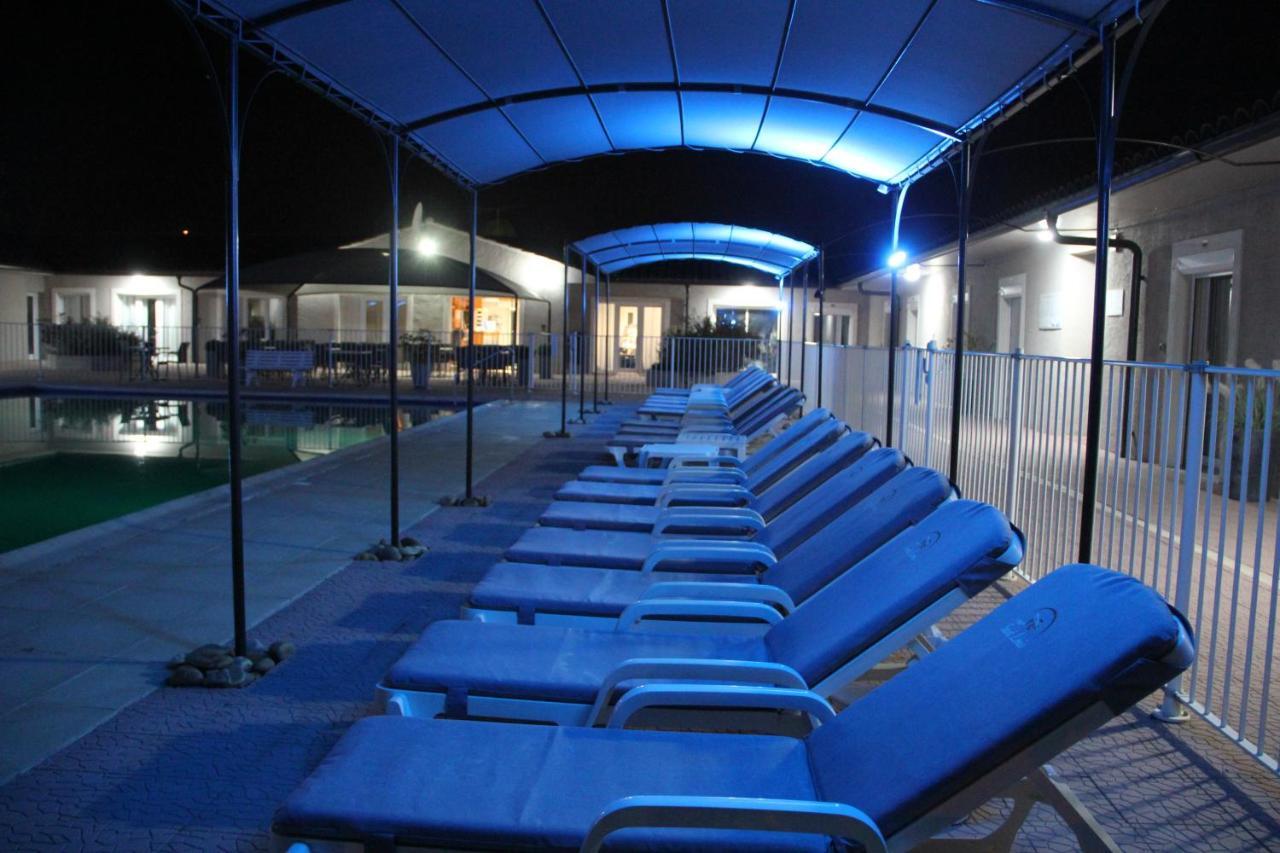 Hotel Saint Louis Le Thor Luaran gambar