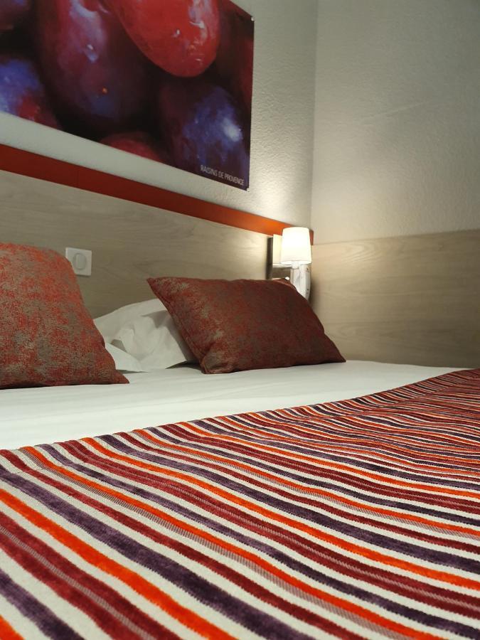 Hotel Saint Louis Le Thor Luaran gambar